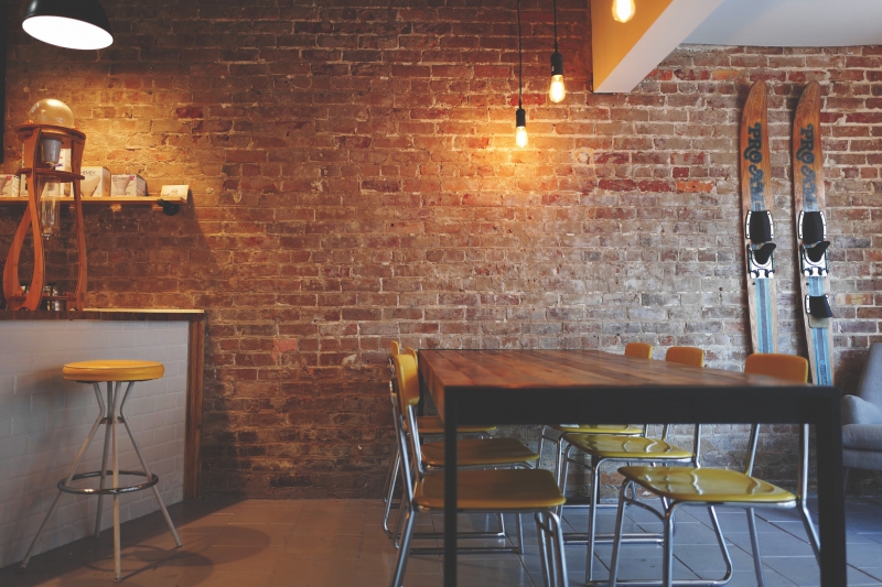 restaurant-GORBIO-min_brick-wall-1834784